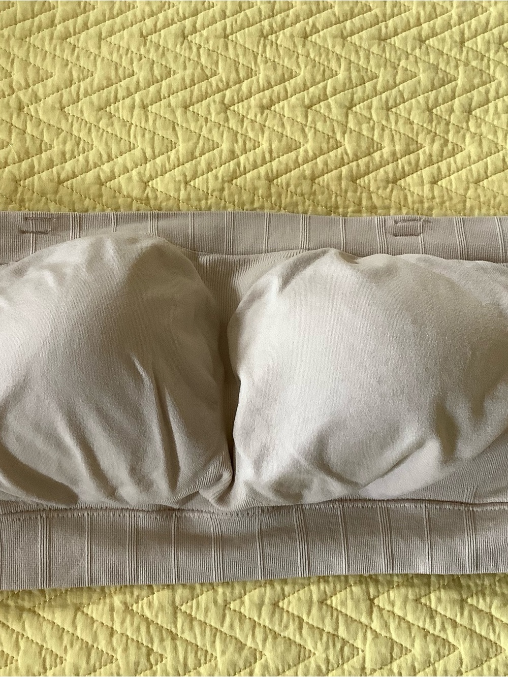 Women’s Seamless Strapless Bandeau Bra - Cream NWOT